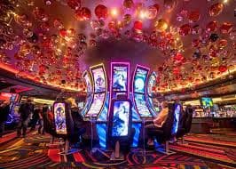 Lightning Dice permainan dadu live dengan tiga dadu dan dealer profesional